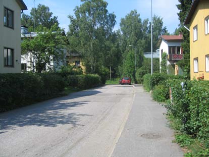 Oulunkyläntien ja Käpyläntien välissä olevien kortteleiden rakentaminen alkoi 1930-luvun lopussa ja jatkui 40-luvun alkuun. Alueelle rakennettiin kaksikerroksisia kahdenperheen taloja.