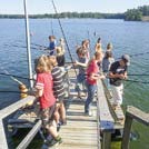 Vuodessa pystyy helposti pyytämään Suomen vesistä yli 10 kalalajia, 20 lajin pyytäminen edellyttää