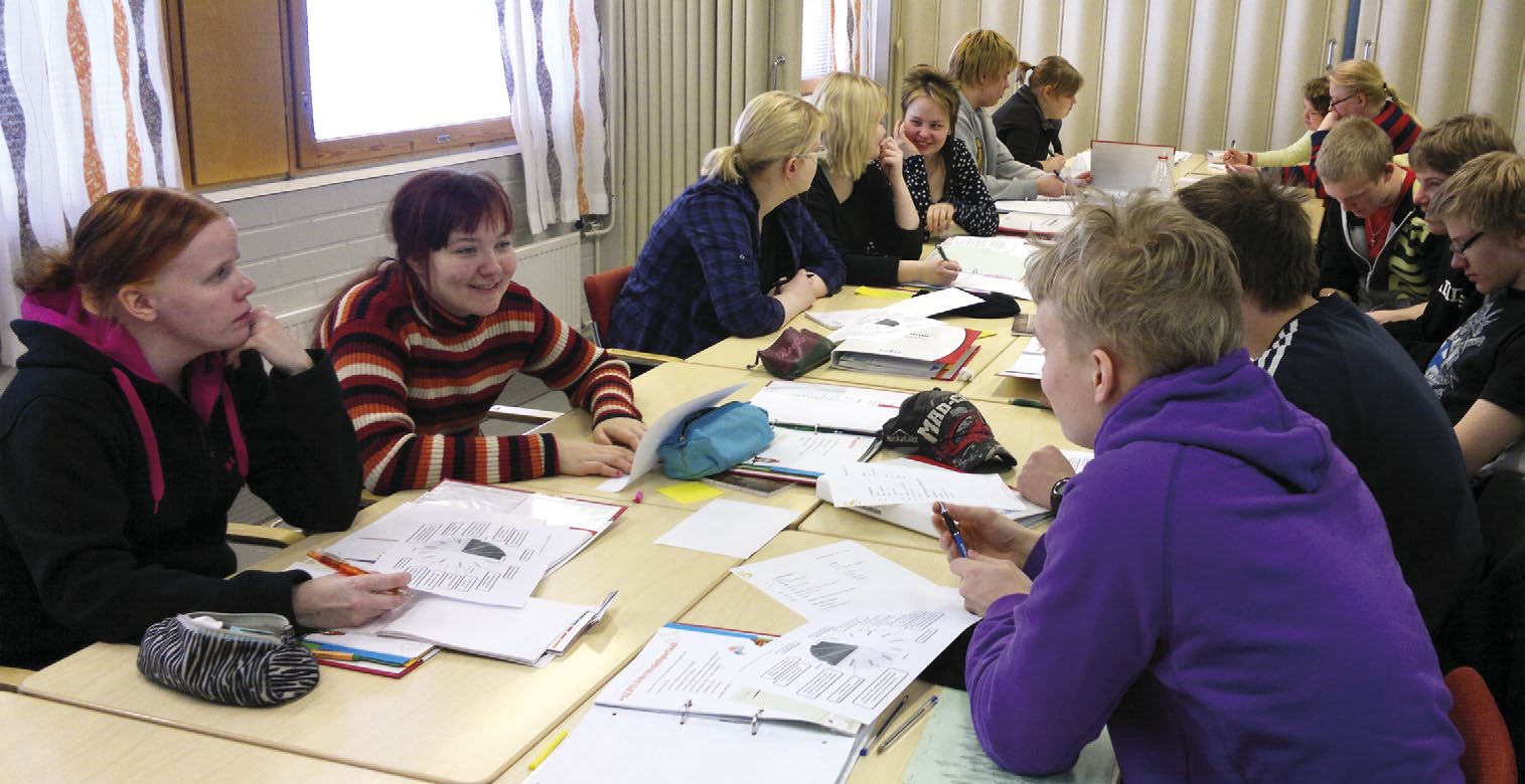 oman toiminnan paikkoja olisi kehitettävä. Tutortoiminnalla voidaan lisätä opiskelijoiden keskinäistä vuorovaikutusta, joka on edellytys turvallisen ryhmän rakentumiselle.