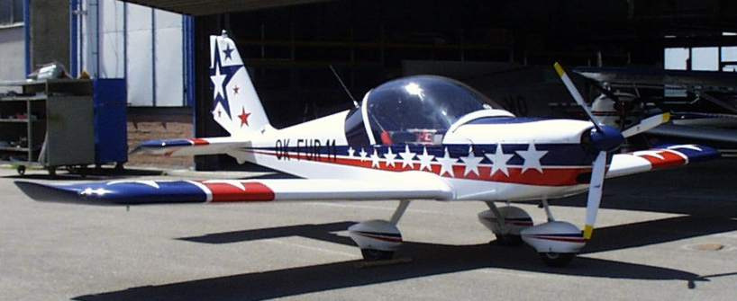 1.4 Perustietoa 1.4.1 Lentokoneen kuvaus malli 2001 on tarkoitettu normaaliluokan harraste- ja matkalentämiseen.