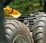 Uusin valmistusteknologia varmistaa luetettavuuden sekä erittäin hyvät LAAJA VAUNUVALIKOIMA Kesla tarjoaa laajan tuoteperheen traktorin