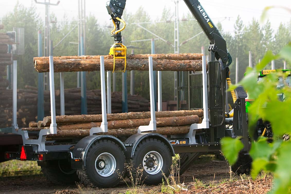 PERÄVAUNUT T HD ND MD/MDH T/ND METSÄPERÄVAUNUJEN UUSI RASKASSARJA Keslan yli tonnin metsäperävaunut on suunniteltu ammattimaiseen käyttöön markkinoiden suurimpienkin traktorien työpariksi.