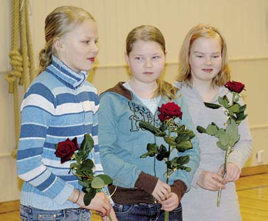 nro 12 22.3.2007 7 Harvinainen melodraama kertoo Mariasta Neitsyt Maaria emonen. Maria Herran piikanen. Suomalaisessa runoudessa käytetään neitsyt Mariasta lämpimiä nimityksiä.