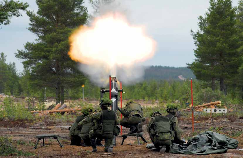 Tykistökoulun johtamat syksyn 2014 ampumaharjoitukset AMMATTITAIDON KEHITTÄMISEN JA TUTKIMUKSEN PERUSTA Tykistökoulu johti syksyllä 2014 Niinisalossa Pohjankankaan ampuma-alueella kaksi suurta