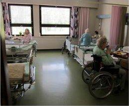 Nykyinen eurooppalainen periaate lähtee siitä, että järjestelmät - sairaalat mukaan lukien - suunnitellaan potilaskeskeisesti siten, että potilaan tai vanhuksen etu on ensisijainen.