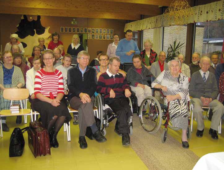 Kivala ei ole laitos. Jakoa hoidettaviin ja hoitajiin ei ole. Kaikkia kutsutaan kotisiksi. Heidi sai tietää myös sen, mitä hänen sisarensa pienelle Kerttu-tytölle oli elämäntehtäväksi varattu.