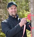 Noin 170 hehtaarin maaalaan kuuluu monenlaista metsätyyppiä, mutta pääosin ne ovat kuusikkoa. Tilalla on myös kahdeksan hehtaaria peltoa, joka on vuokralla.