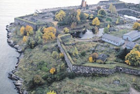 Ihastuttava ajatus jäi mieleen ja odottamaan lisätietoja Skyline Photo, 2004 Enna Jokela Heikki Lahdenmäki, 1987 Jos puutarhan säännöllisestä rakenteesta ja istutuksista ei ole kovin paljon jäljellä,