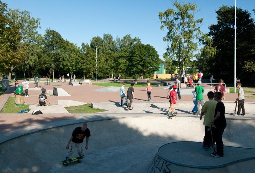 Urheilumuseon tallennushankkeen satoa Helsingin Eläintarhassa sijaitsevan Micropolis-skeittipuiston on suunnitellut skeittauksen asiantuntija ja aktiiviharrastaja Janne Saario.