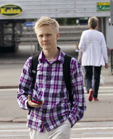 täntönsä, tietää se lisää teknisiä variaatioita. Honkanen ehdottaakin, että Suomessa voisi olla kaikissa kaupungissa muutama tietty perussääntö, mikä helpottaisi laitevalmistajien elämää.