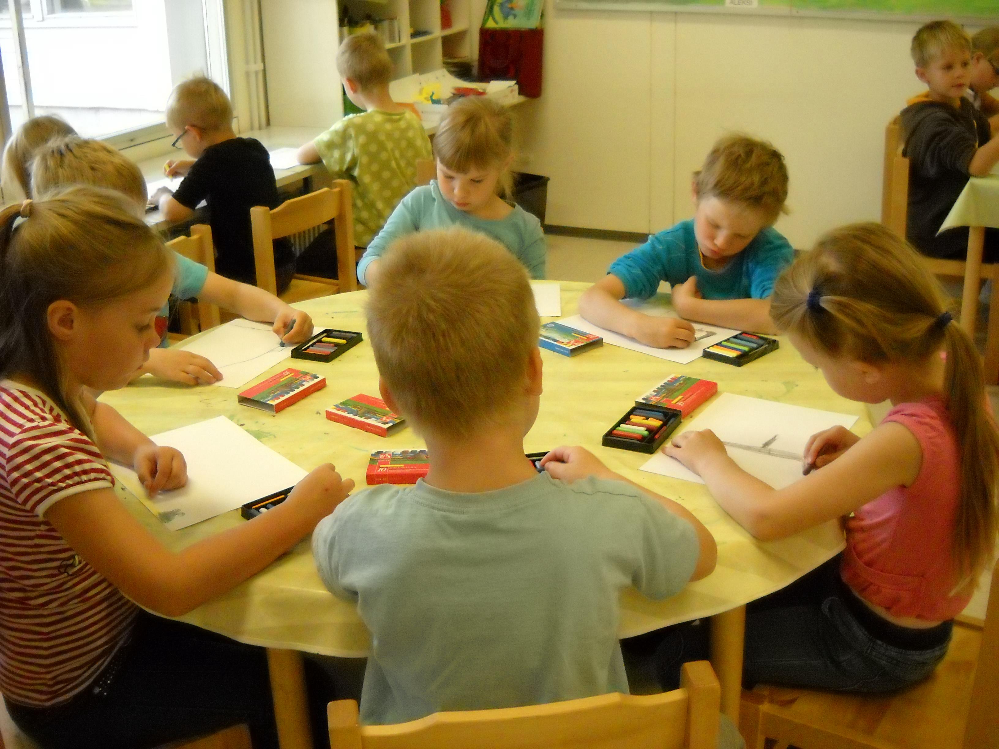 Toiminnan perusteet Toimintamme perustana on valtakunnallinen varhaiskasvatussuunnitelma sekä Raahen kaupungin että päiväkotimme oma