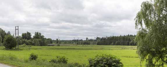 Lestijärven kirkonkylän peltoaukean kohdalla lähimmät voimalat sijoittuvat noin 2 2,5 kilometrin päähän peltoalueen reunasta.