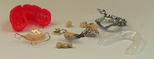 Alan eri osaajat Ammattikorkeakoulusta valmistuvien hammasteknikoiden lisa ksi hammasteknisella alalla tyo skentelee hammaslaborantteja, erikoishammasteknikoita ja hammasteknikkomestareita.