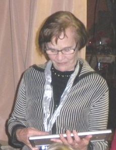 KYLÄLÄISEN ESITTELY TUOVI VIITANEN - Kylän Valo 2014 Muutimme mieheni Paavon ja tytta remme Pirjon kanssa A hta - rista Koskelle vuonna 1957.