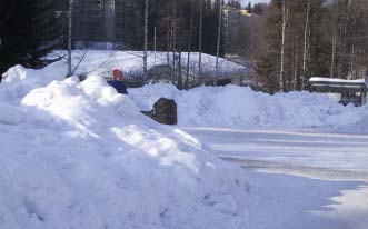 Jyväskylän kevyen liikenteen laatukäytä ja sen palvelutason määrittäminen 21 Keväällä 2003 tehdyissä suunnittelualueen talvi- ja keväthoitotason seurannassa esille tulleet merkittävimmät ongelmat