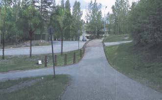 Jyväskylän kevyen liikenteen laatukäytä ja sen palvelutason määrittäminen 27 päällysteet ovat tasaisia ja pintamateriaalit tarkoituksenmukaisia valaistus on turvallisuuden kannalta riittävä,