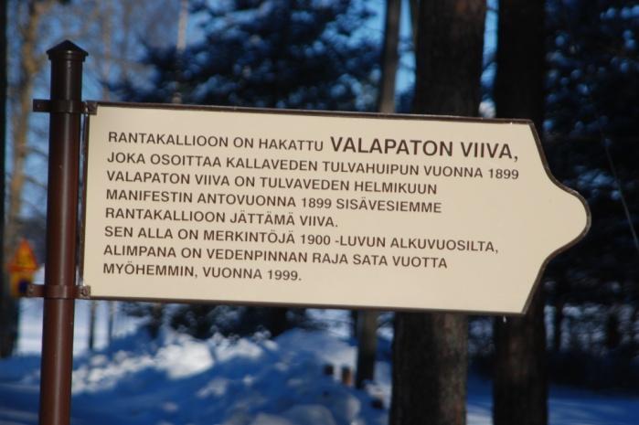 32 Valapatosta suurlakkoon 1899 1905 Ensimmäinen sortokausi käynnistyi vuonna 1899 helmikuun manifestilla, jossa Suomen autonomista asemaa kavennettiin mm.