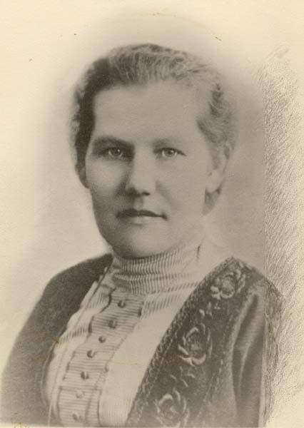 37 Oskar Flink meni naimisiin vuonna 1890 Johanna (Hanna) Aleksandra Jakobsonin (1872-1947) kanssa. Perheeseen syntyi yhdeksän lasta, seitsemän tyttöä ja kaksi poikaa, vuosina 1891-1910.(63 26.