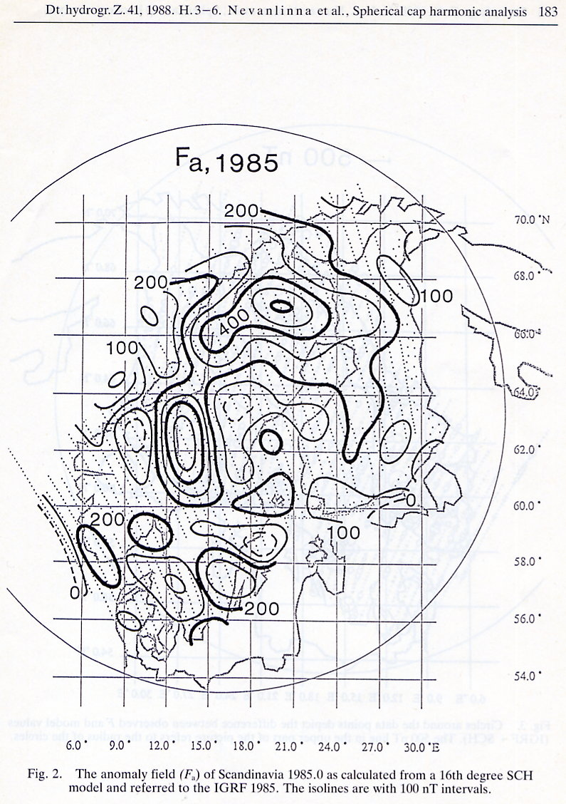 123 Kalottiharmoninen malli deklinaatiolle Fennoskandian alueella 1985. Sen kuvaamiseen käytettiin palloharmonisen analyysin sovellutusta pallokalotille, ns. kalottiharmonista menetelmää (KHM).
