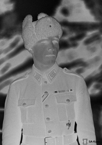 6/13 joulukuun 11. päivänä 2013 23 Jatkosota 25.6.1941 19.9.1944 Kaukopartiomies muistelee Mikko Pöllä Ylikersantti Mikko Pöllä Mikkelissä 19.12.
