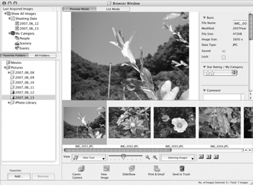 Suora siirto -valikko palaa näyttöön. Vain JPEG-kuvia voidaan ladata tietokoneen taustakuvaksi. Aloitusopas -painikkeen avulla valittu vaihtoehto säilyy valittuna, vaikka kameran virta katkaistaan.