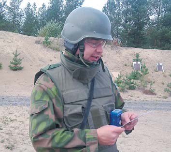 Lokakuu 2009 Pohjanmaan Maanpuolustaja 3/2009 21 K-P:n maakuntakomppanian harjoituksessa Utbildare Johan Nygård.