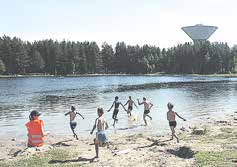 Toimittaa Maija Konttinen, avustaa Tiina Siloaho, kanttorina Juha Soranta. Karjasilta 3 -ryhmän konfirmaatio.