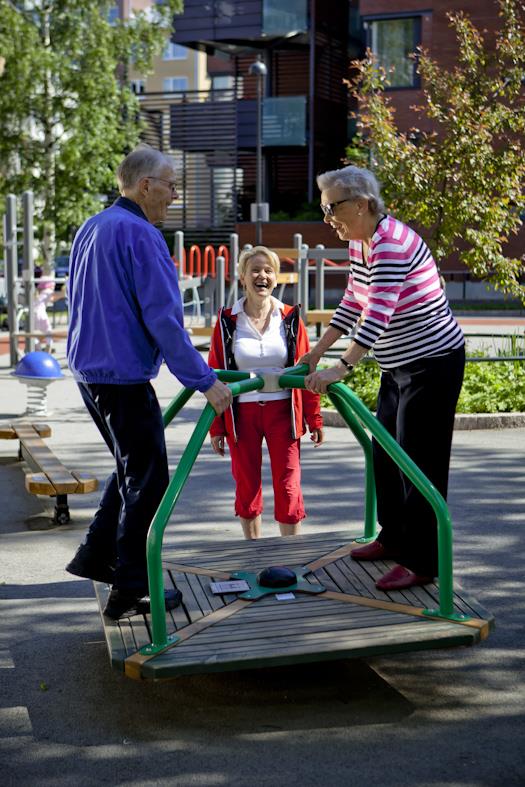 Liikunta on helppo, halpa ja iäkkäille mieluisa tapa edistää terveyttä Liikunta on pätevä keino tukea laaja-alaisesti hyvinvointia, ennaltaehkäistä ja hoitaa sairauksia sekä kuntoutua.