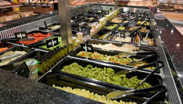 CASE: SALAATTIBAARI ON SUOSITTU Vuonna 2014 salaattibaarien suosio lisääntyi K-ruokakaupoissa. Yli 200 K-ruokakaupassa on jo salaattibaari.