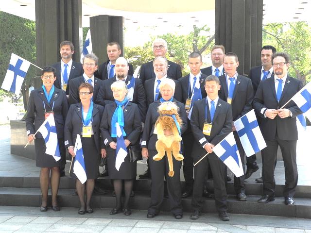 Abilympics TeamFinland 2011 7 kilpailijaa studiokuvaus, floristi, huonekalupuuseppä, kultaseppä, CAD-suunnittelu ja tietokoneet ja verkot 2 eksperttiä eli kilpailutuomaria Joukkueen jäsenet