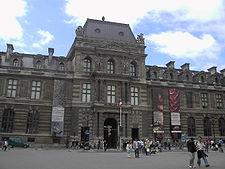 Louvren museo, Grand Louvre Pariisissa, Seine- joen rannalla sijaitseva Louvre on maailman suosituin taidemuseo. Se on myös maailman kolmanneksi suurin, joten kokoelmakin on valtava, n.