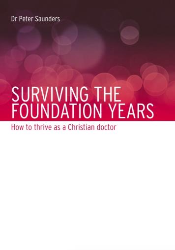 30 Kirjavinkki: Nuoren lääkärin selviytymisopas Kirurgi Peter Saunders jakaa nuorille lääkäreille kaksitoista ytimekästä vinkkiä kirjasessaan Surviving the foundation years (CMF, 2012).