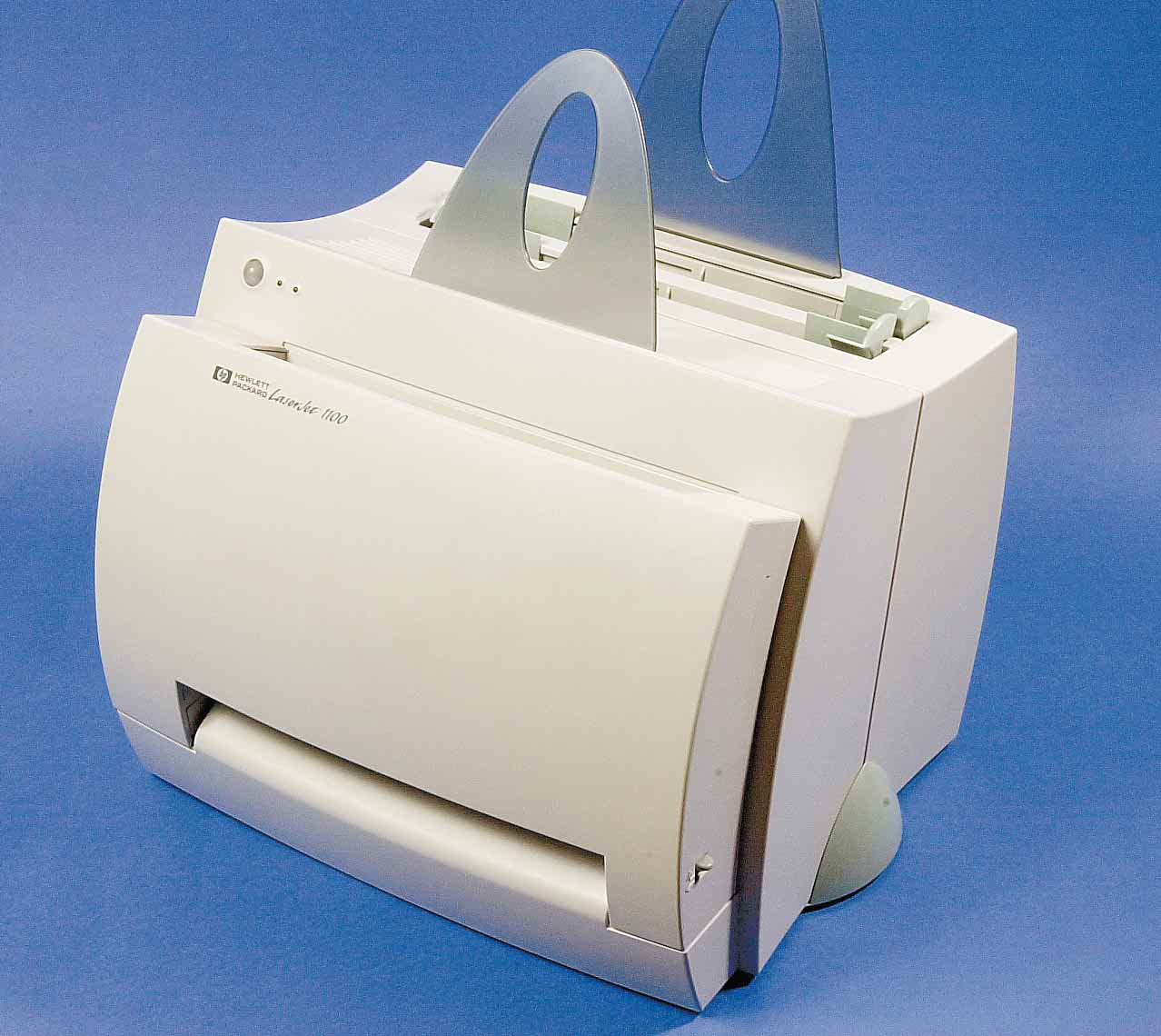 Muutaman satasen lisäinvestointi voi edelleen ratkaista monta ostopäätöstä, vaikka tulostin sinällään onkin jo melkoisen iäkäs sarjassaan: ensimmäisen kerran 1100 oli MikroPC:n testissä syksyllä 1998.