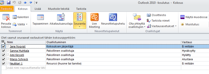 Lähetetyn kalenterikutsun seuranta Pystyt seuraamaan vastausten tilannetta kahdella eri tavalla Kun joku lähettää sinulle hyväksynnän / hylkäyksen kalenterikutsuun ja