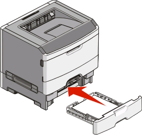 Valinnaisen 250 tai 550 arkin lokeron täyttäminen Tulostimeen voidaan asentaa vain yksi valinnainen syöttölaite, johon kuuluu 250 tai 550 arkin lokero.