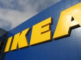 Esimerkki työelämästä: IKEA 1950-luvulla IKEAn isot huonekaluosat eivät mahtuneet asiakkaiden autoihin asiakkaat turhautuivat tai eivät jaksaneet jonottaa kuljetusta.