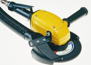 IMUHUUVASARJAT HIOMAKONEILLE, JOISSA KOVA LAIKKA Saatavana kahta eri versiota Kun kyseessä on esimerkiksi kone 230 mm:n laikalla, käytetään ratkaisua, jossa huuvasarja rakentuu kahdesta osasta,
