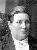 Sivistystä kodeille Sivistystä kodeille- yhdistys perustettiin 29.3. 1899 Lucina Hagmanin johdolla. Katse oli käännettävä kansan sivistykseen, työn ja henkisen arvostelukyvyn voimaan.