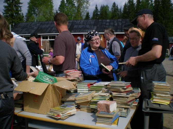 AURINKOA JA ILOISTA KESÄMIELTÄ Hyvä kylän immeinen!