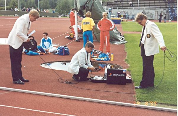 Lähettäjän varusteet Tukeva laukku aseille ja muille varusteille.