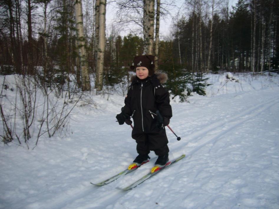 Ulkoileminen on tärkeää Alle kouluikäisillä lapsilla runsas ulkoilemisen määrä on yhteydessä runsaaseen fyysiseen aktiivisuuteen (McWilliams ym.