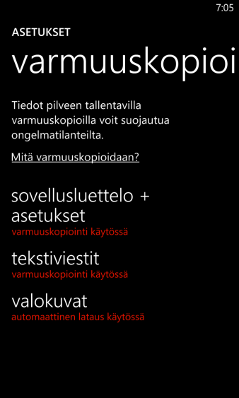 Sovelluksen kiinnitys aloitusnäyttöön Mene sovellusluetteloon liuttamalla näyttöä oikealta vasemmalle. Pidä aloitusnäyttöön haluamaasi sovellusta vähän aikaa sormella pohjassa.