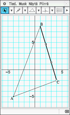 45 Kolmion ympäri piirretyn ympyrän keskipisteen määrittäminen Tehtävänä on määrittää kolmion ympäri piirretyn ympyrän keskipiste eli kolmion keskinormaalien leikkauspiste.