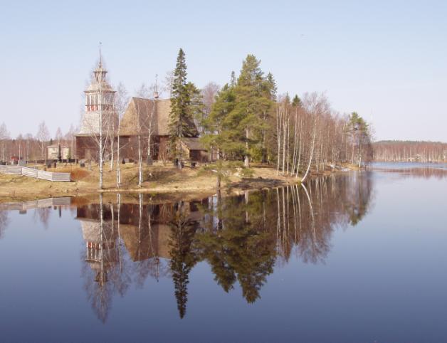 Keski-Suomen rakennuskulttuurin helmiä Petäjäveden vanha kirkko ja Lemettilä.