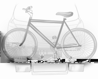 Säilytys 69 Aseta polkupyörä paikalleen. Poljinvarsi tulee asettaa poljinvarren syvennykseen kuvan mukaisesti. Huomio Varmista, että poljin ei kosketa takakuljetusjärjestelmän pintaa.