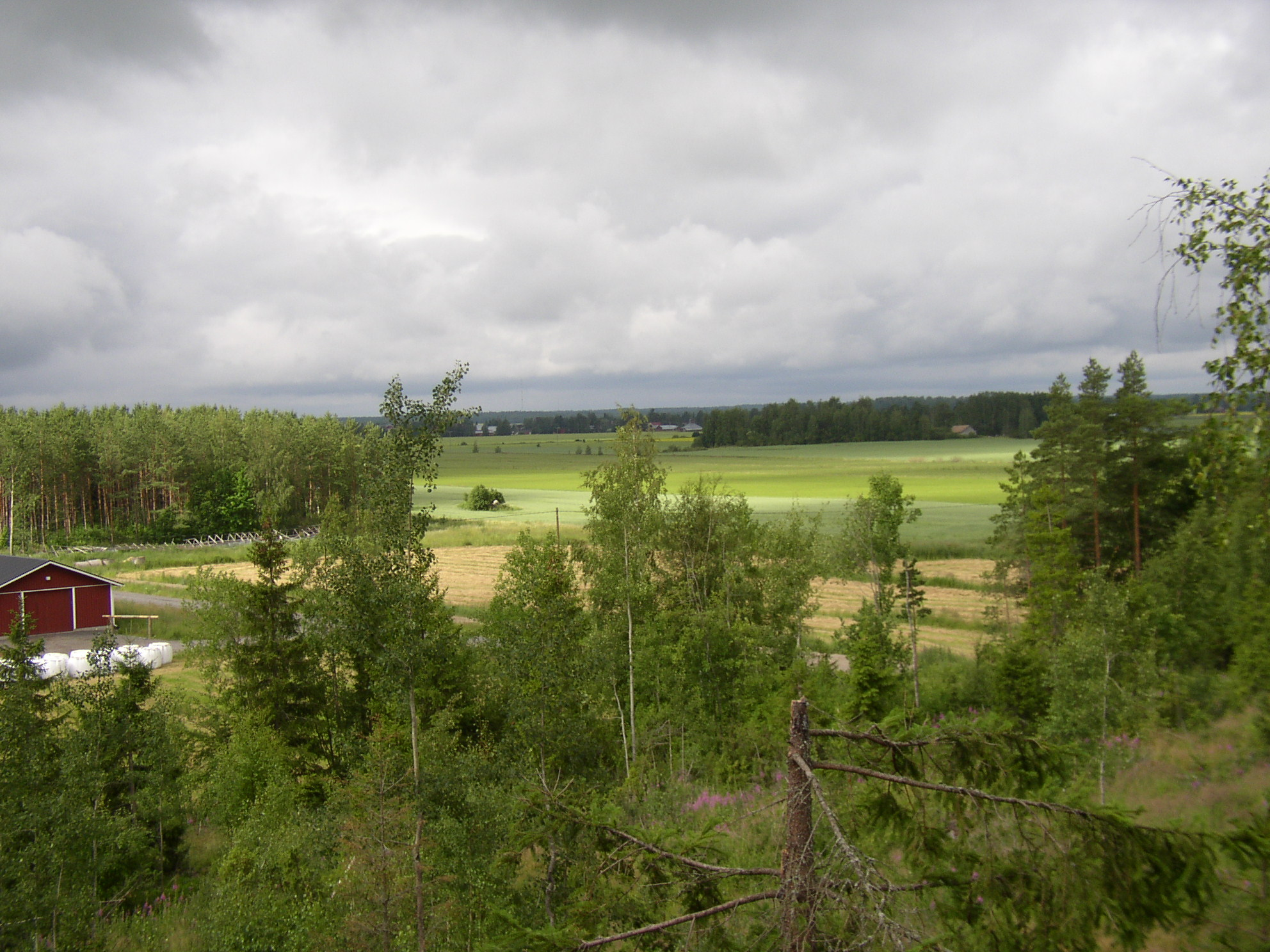 FCG Suunnittelukeskus Oy 14.9.2007 Luntselvitys Ylistarn yleiskaava 2020 8 (24) 720 C7989 Kuva 1. Näkymä Tuulivuresta lunaaseen päin (Kuva M.