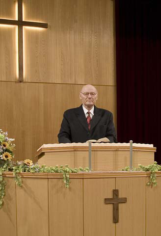 Jumalan tehtävässä toimien http://www.freie-volksmission.de/sprache/finnisch/ Veli Frank sillä paikalla, jonka Jumala on Määrännyt hänä varten, saamaaraan sanaa.