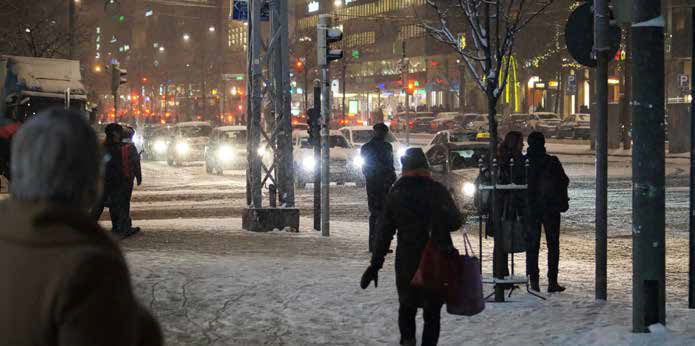 MARTTI TUOMINEN & TUULA JORONEN & EIJA LAIHINEN SANOI ETTÄ NÄYTÄN AIVAN JA ALKOI SOLVAAMAAN