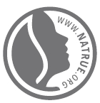 8 lyttävän tuoksun, terapeuttisen vaikutuksen ja samalla ne toimivat myös säilövinä aineina. (Weleda hudvårdskurs kroppsvård 2009.) 2.