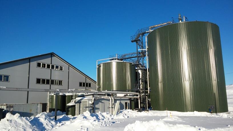 Toimimme valtakunnallisesti Oulun Biotehdas Jätteenkäsittely Jätteenkäsittelykapasiteetti 20 000 tn/vuosi Erilliskerätty biojäte Puhdistamolietettä jätevedenpuhdistamoilta Kauppojen ja ravintoloiden